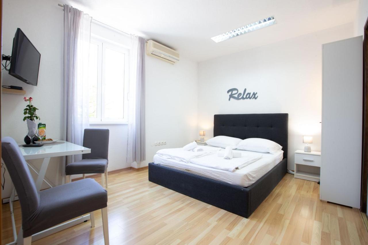 Lilly Studio Apartments Zara Esterno foto
