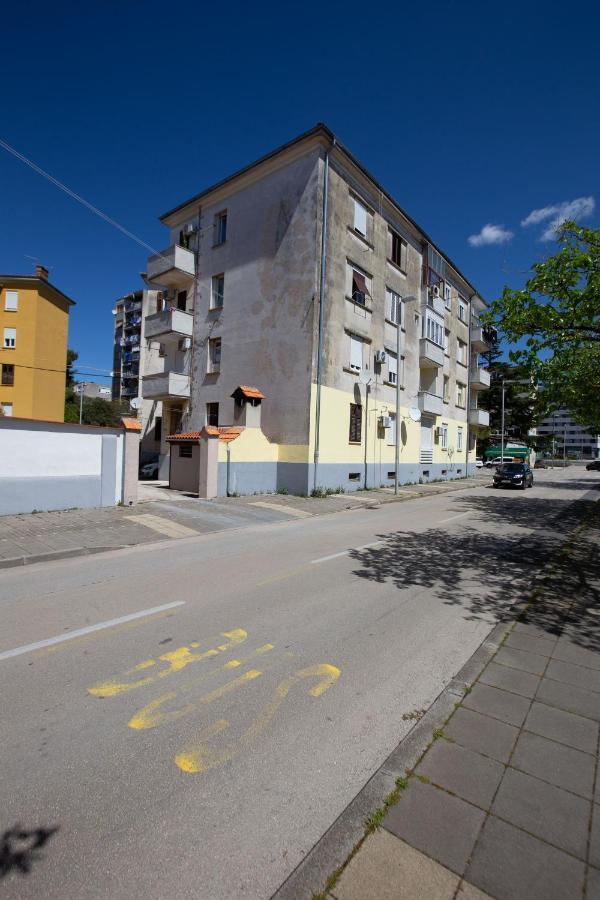 Lilly Studio Apartments Zara Esterno foto