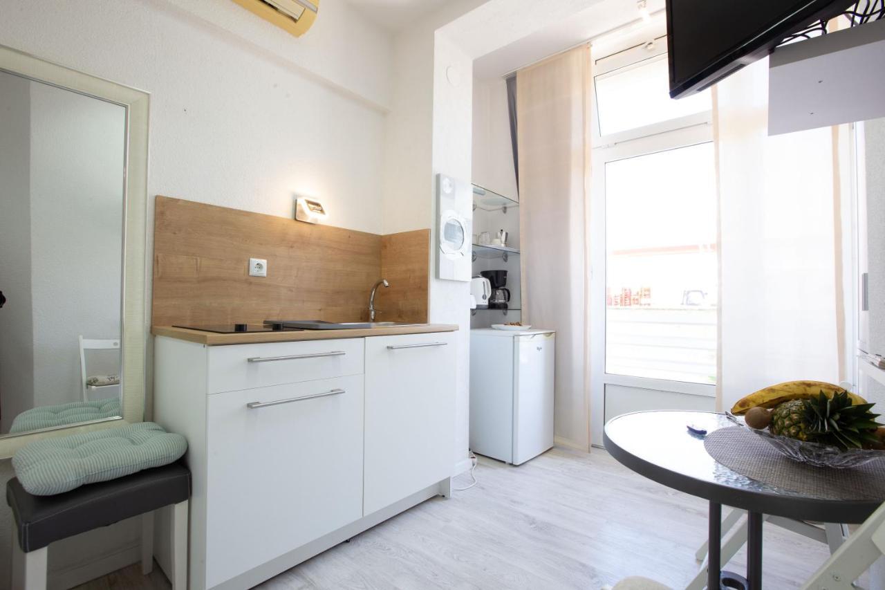 Lilly Studio Apartments Zara Esterno foto