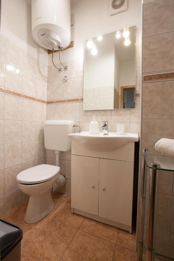 Lilly Studio Apartments Zara Esterno foto