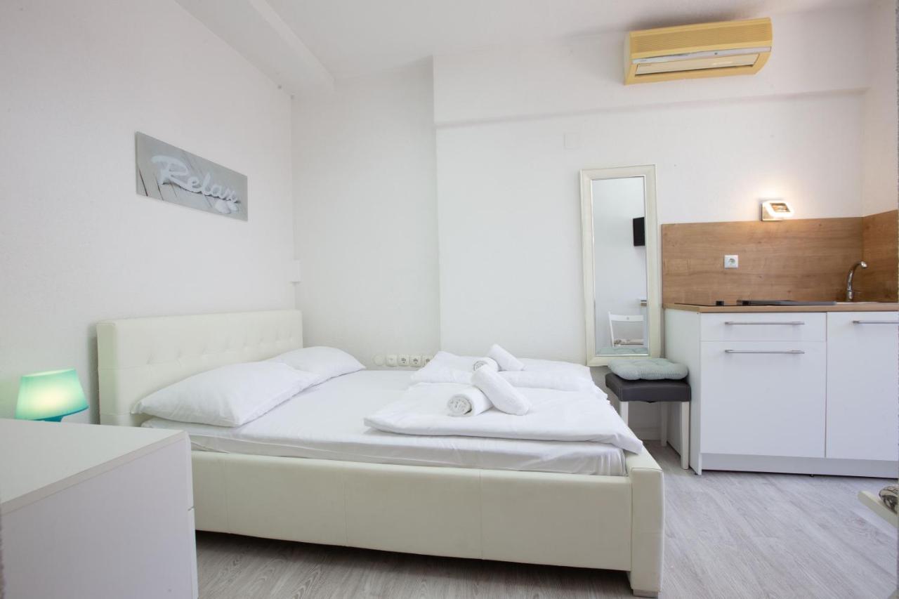 Lilly Studio Apartments Zara Esterno foto